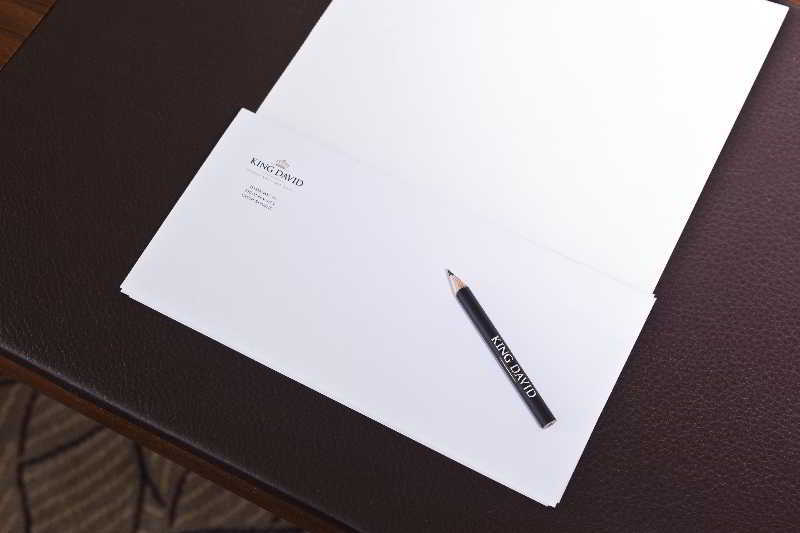 코셔 호텔 킹 데이비드 프라하 외부 사진 A blank sheet of tracing paper